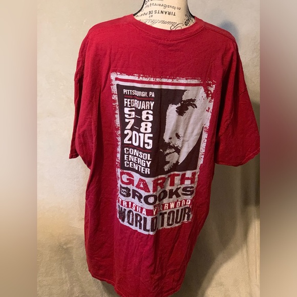 Garth Brooks 2015 World Tour in Pittsburgh, PA Red 2XL Tour T Shirt - Picture 1 of 5